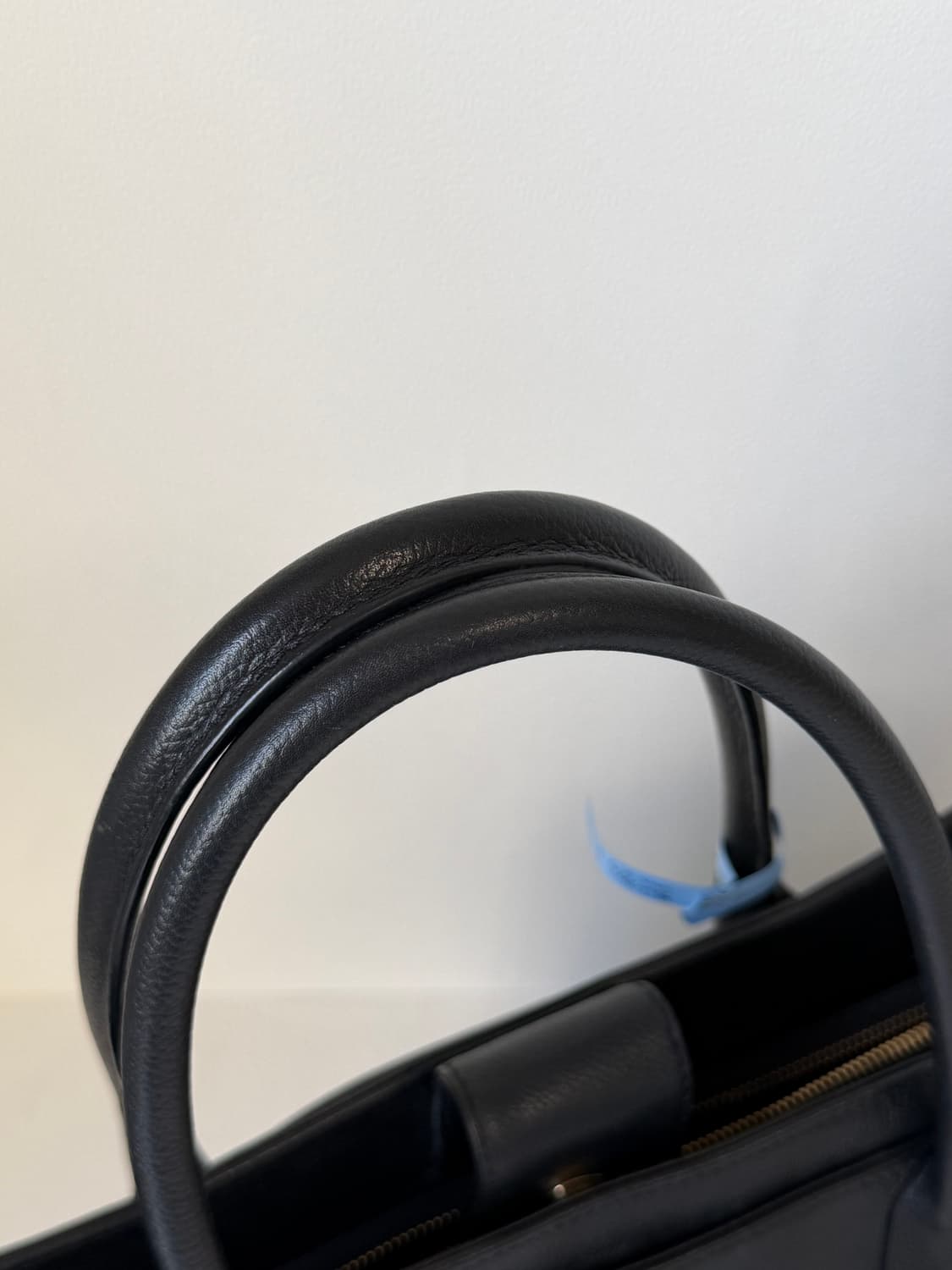 샤넬 블랙 서프백 가죽 토트백 금장 로고 상품이미지9