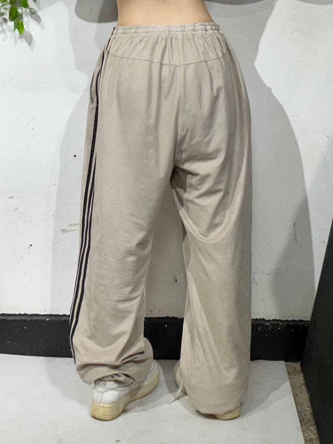 00s 아디다스 대대장 스웨이드 벨벳 와이드 트랙 팬츠 추리닝 바지  상품이미지3