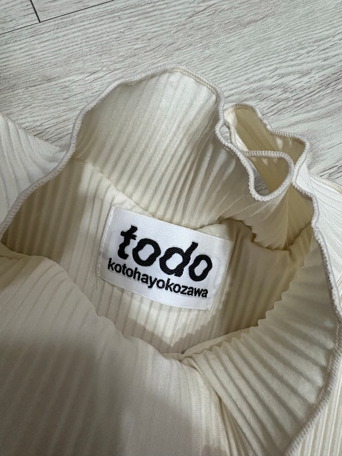 Kotohayokozawa 코토하요코자와 플리츠 티 상품이미지2