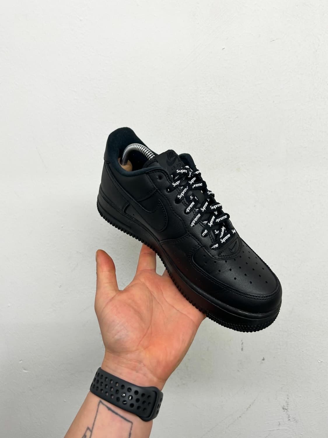 나이키 에어포스1 슈프림 블랙 240 상품이미지4