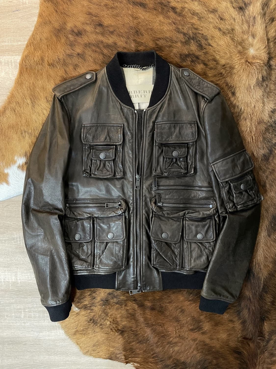 버버리 브릿 멀티 포켓 레더 봄버 자켓  상품이미지1
