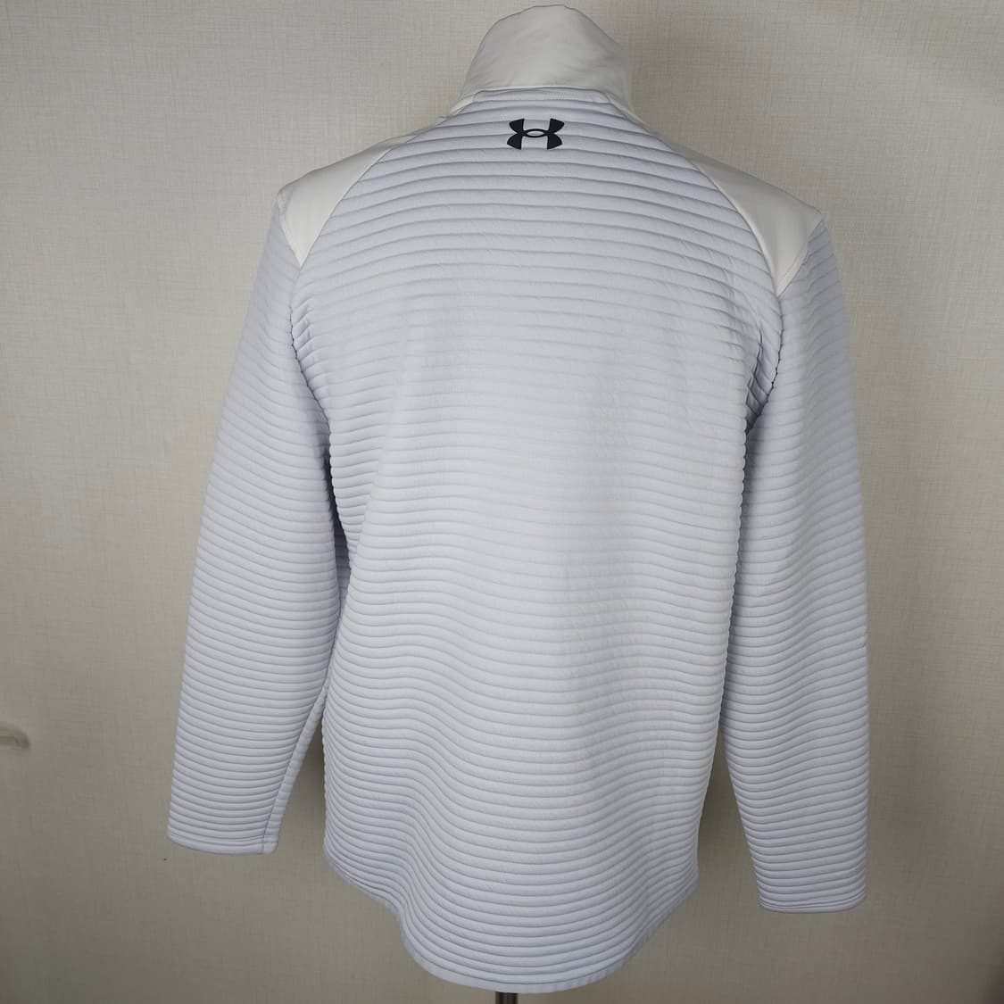 언더아머 반집업 맨투맨 남자105사이즈  상품이미지4