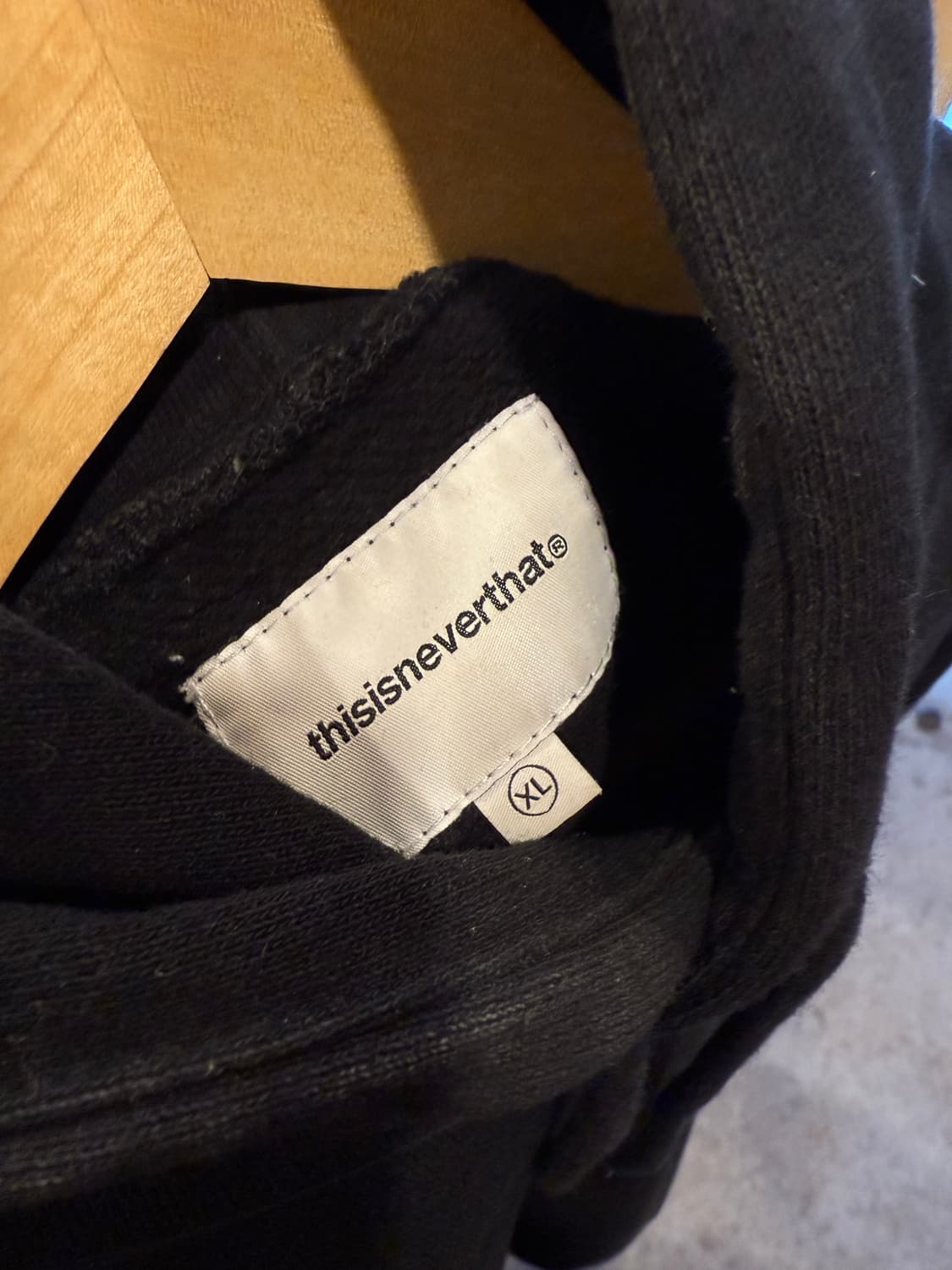 디스이즈네버댓 블랙 후드티 상품이미지2