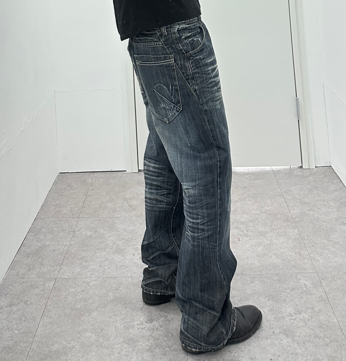 Vintage destroyed fade lines jeans 상품이미지4