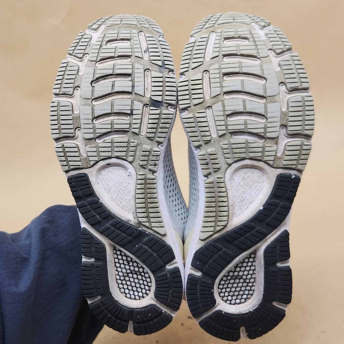 언더아머 UA 호버소닉 운동화 255 상품이미지3