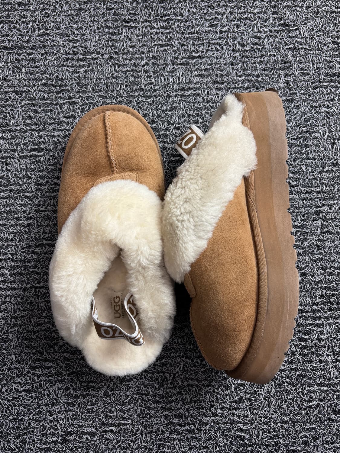 UGG 어그 오즈웨어 다니엘라 앵클 플랫폼 슈즈 2080 상품이미지1