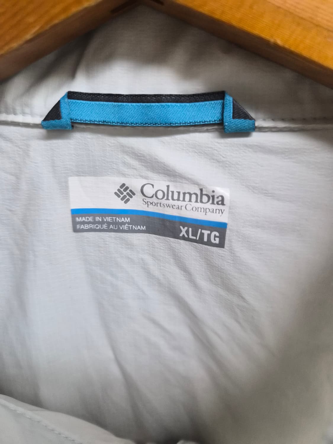 XL) 컬럼비아 경량바람막이 팝니다 상품이미지3