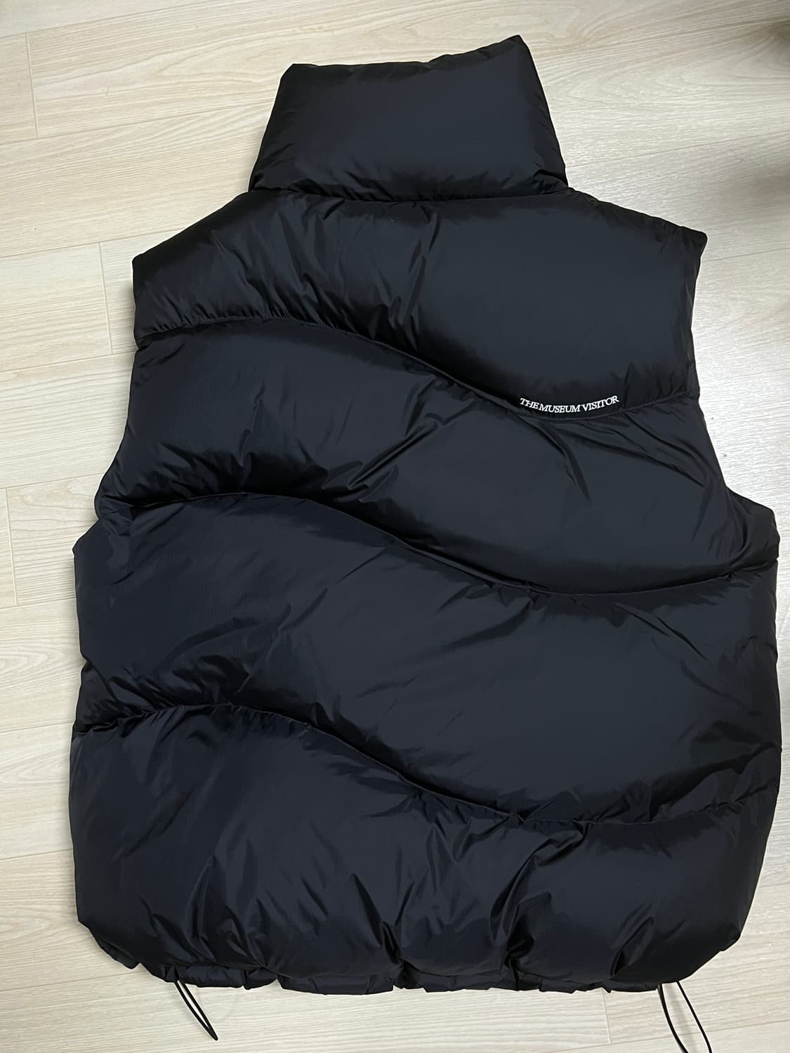 더뮤지엄비지터 패딩조끼 상품이미지2