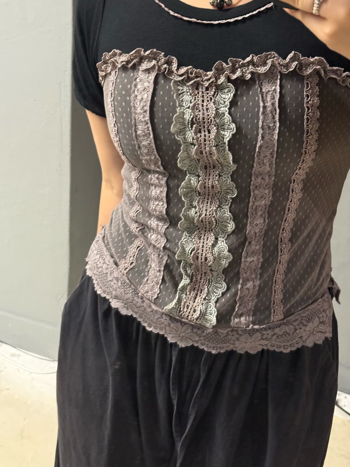 axes femme lace-up detail layered top 상품이미지3