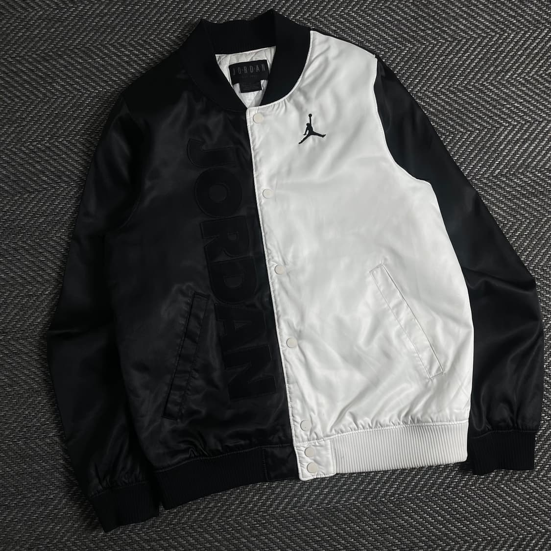 조던 에어조던 빅로고 사틴 바시티 점퍼y 3582 상품이미지1