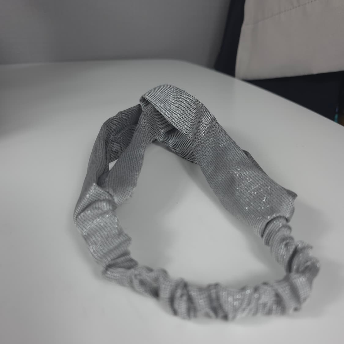 [새상품] 헤어반다나 글리터 머리띠 그레이 패션 데일리룩 상품이미지3