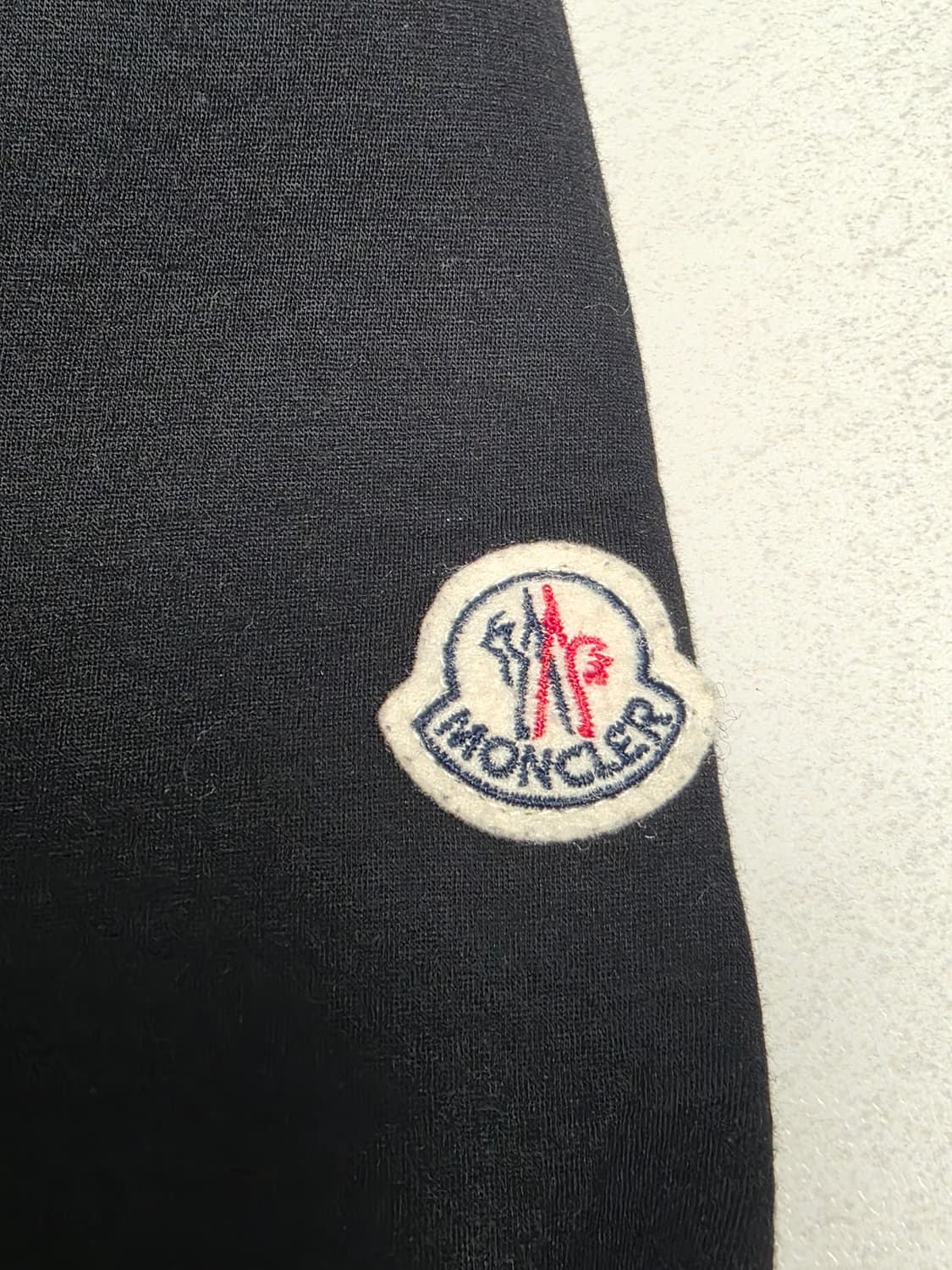 몽클레어 블랙 스타 로고 맨투맨 S 상품이미지2