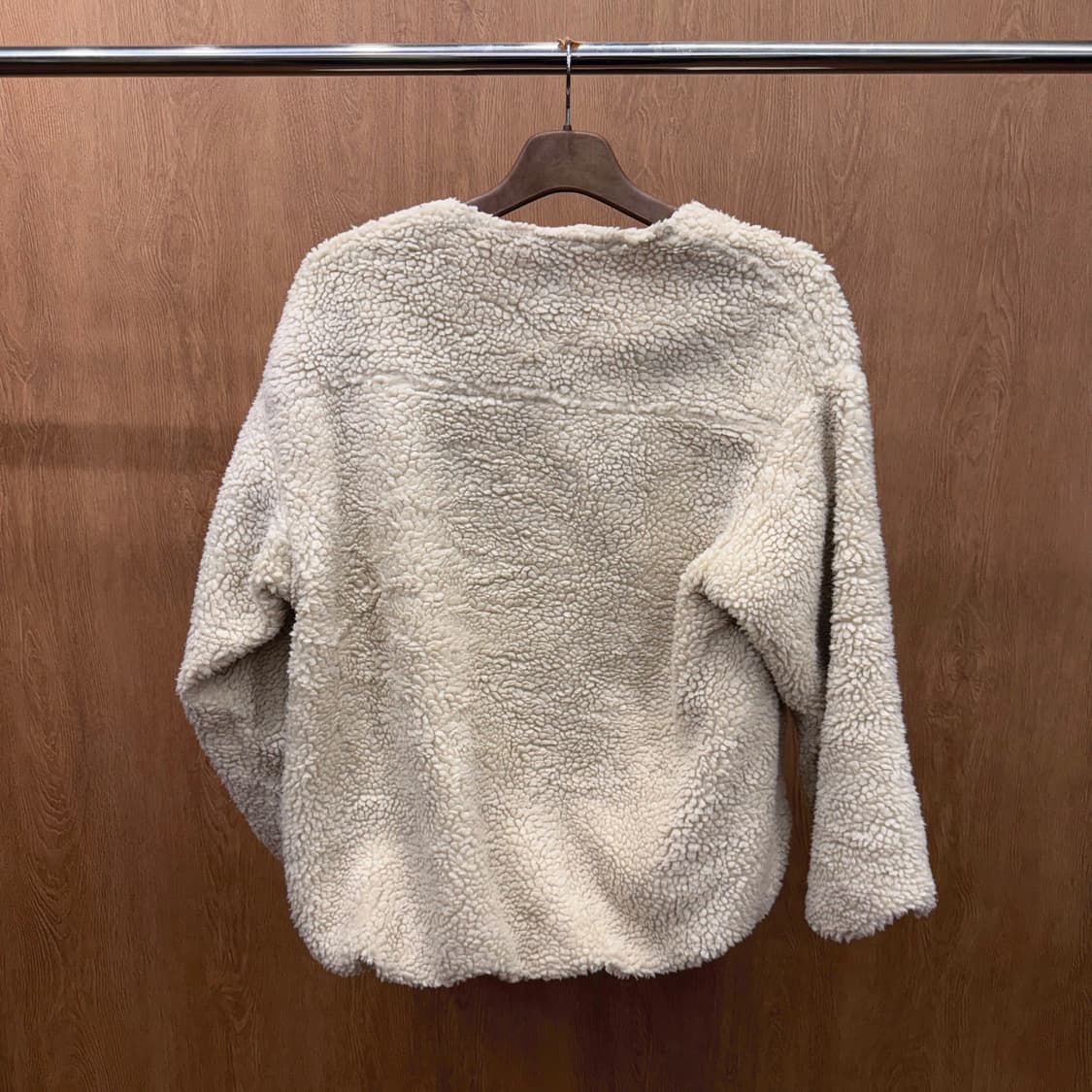 알파 인더스트리 보아 플리스 자켓 노카라 사이드 포켓 디테일 아이보리 상품이미지3