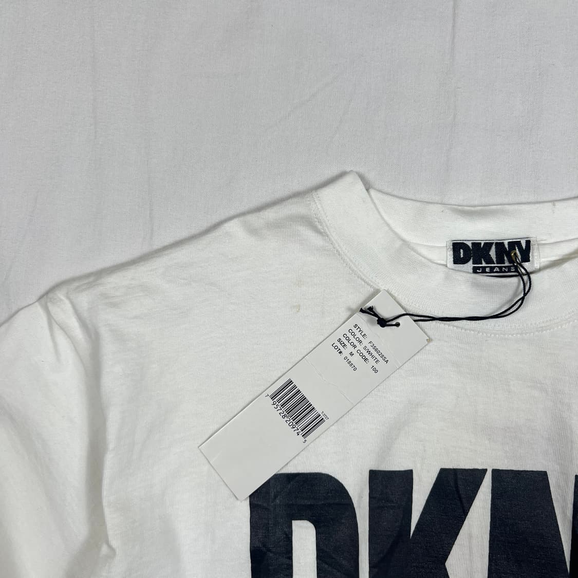 데드스탁 90‘s 디케이앤와이 dkny work 프린트 반팔티 상품이미지7