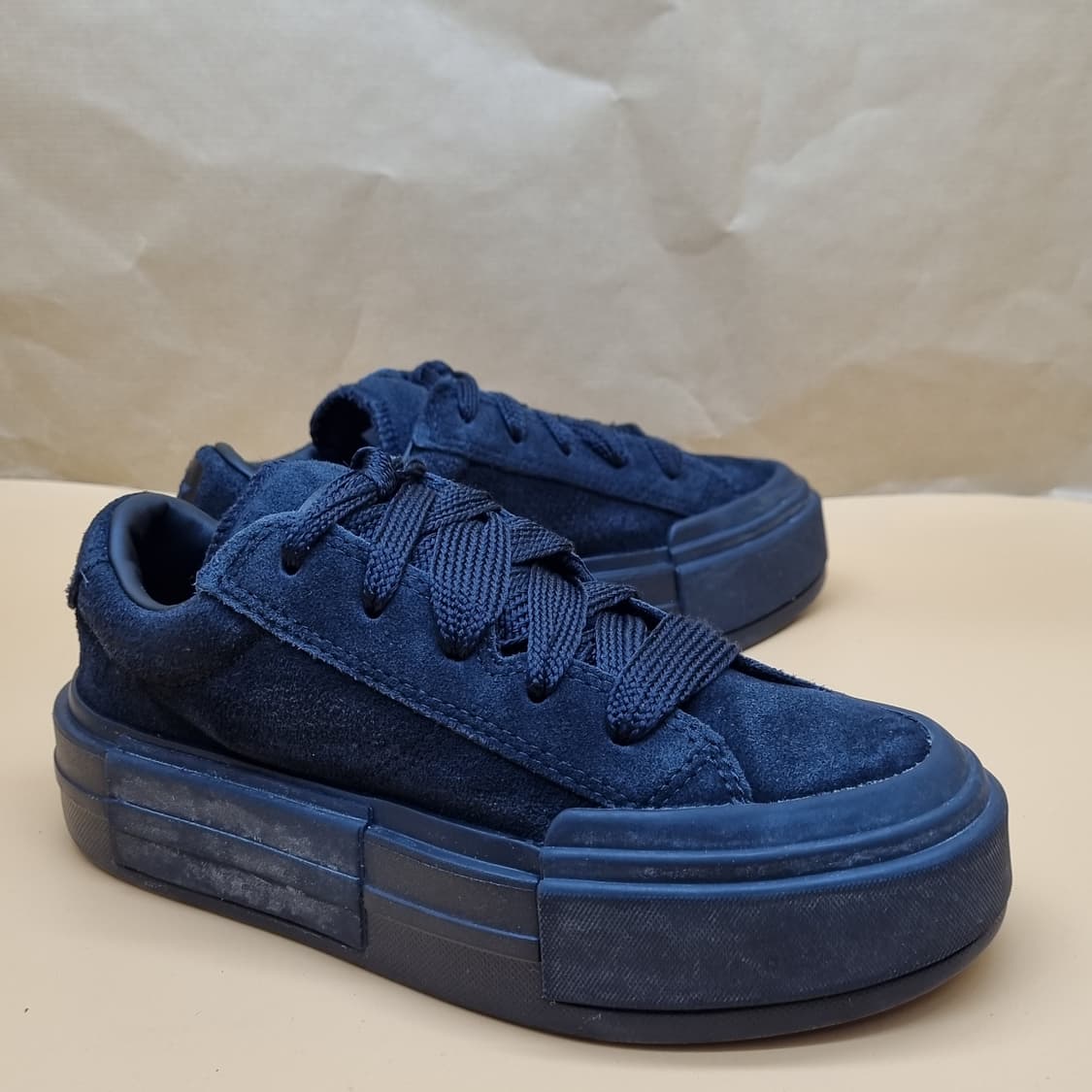 컨버스 척테일러 크루즈 스웨이드 스니커즈220 상품이미지1