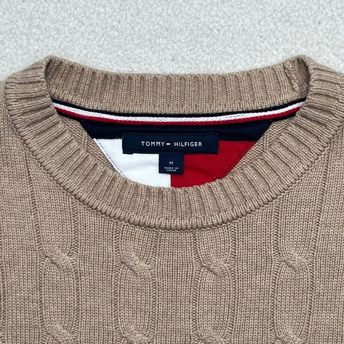 TOMMY HILFIGER 베이지 꽈배기 니트 M 상품이미지4