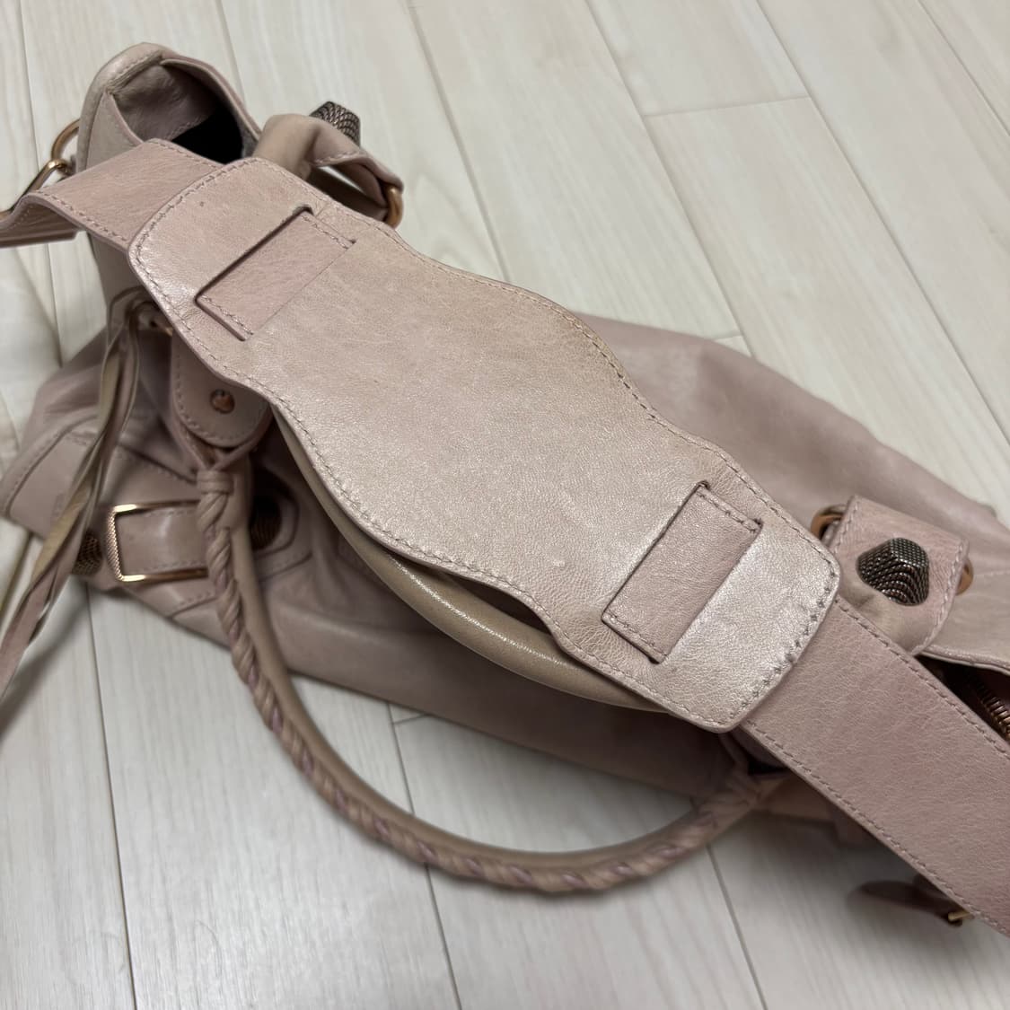 발렌시아가 모터백 상품이미지5