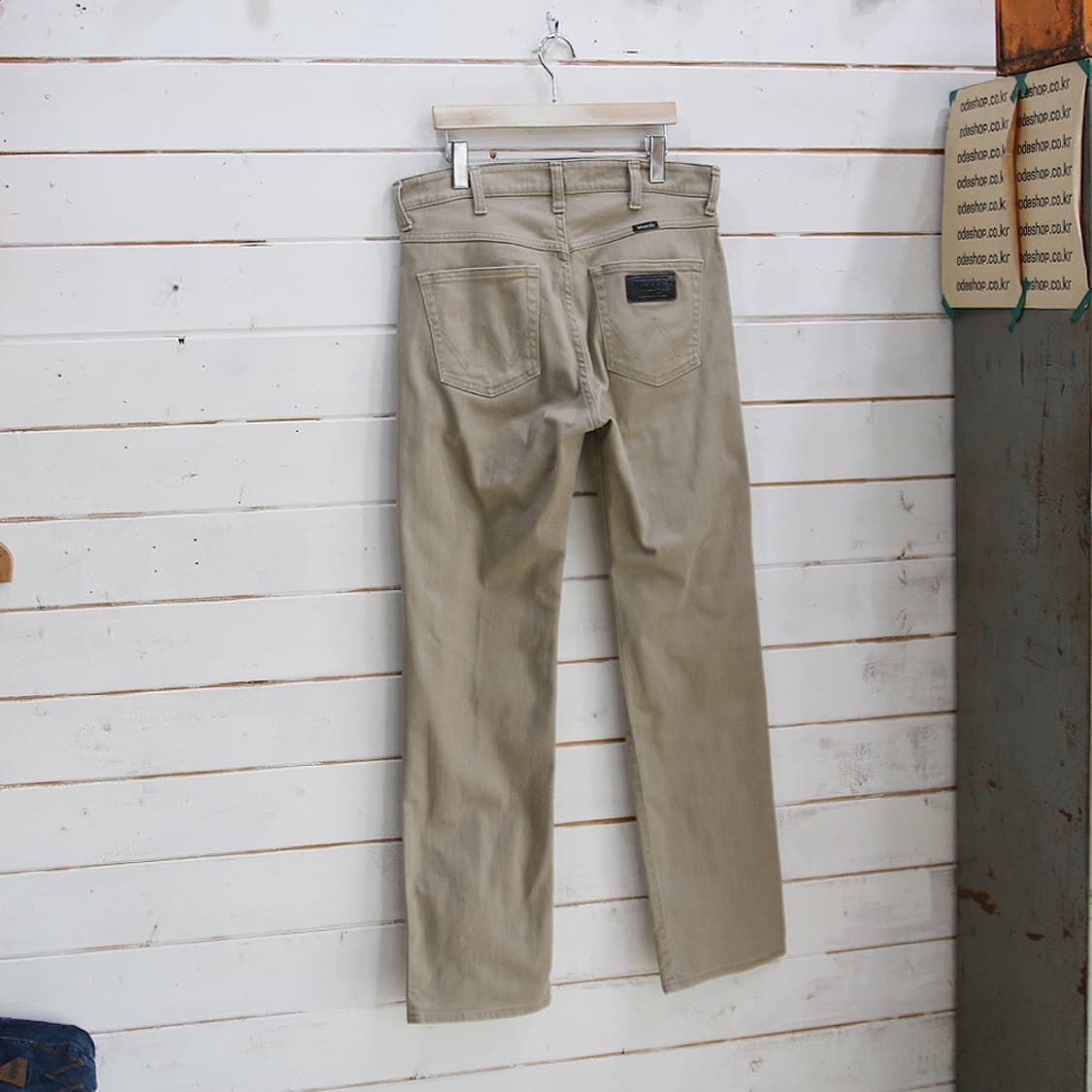 (착용컷) Wrangler 베이지 진 (남성용 33) 상품이미지2