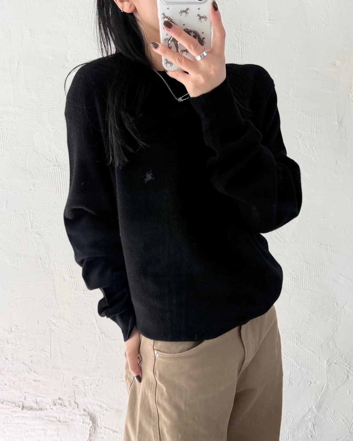 Burberry 버버리 런던 블랙컬러 기마로고 램스울 니트 상품이미지1