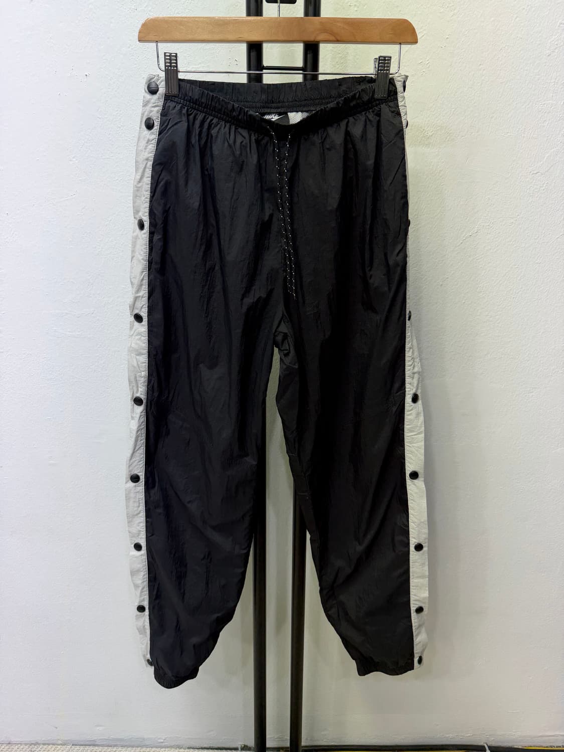 정품) 나이키 나일론 블랙 스냅 트랙 팬츠 S 상품이미지1