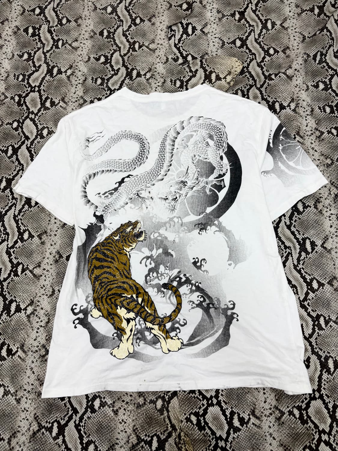 “Vintage” Oriental Print White Tee 상품이미지4