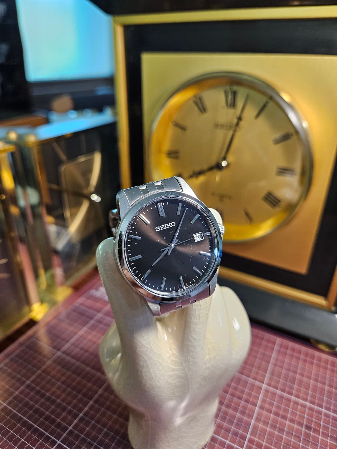 세이코 남성 칼침핸즈 쿼츠 시계 (40mm) 상품이미지1