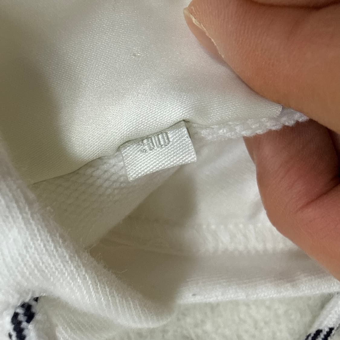 S 유니클로 메리노 브이넥 크롭 가디건 0402T 상품이미지4