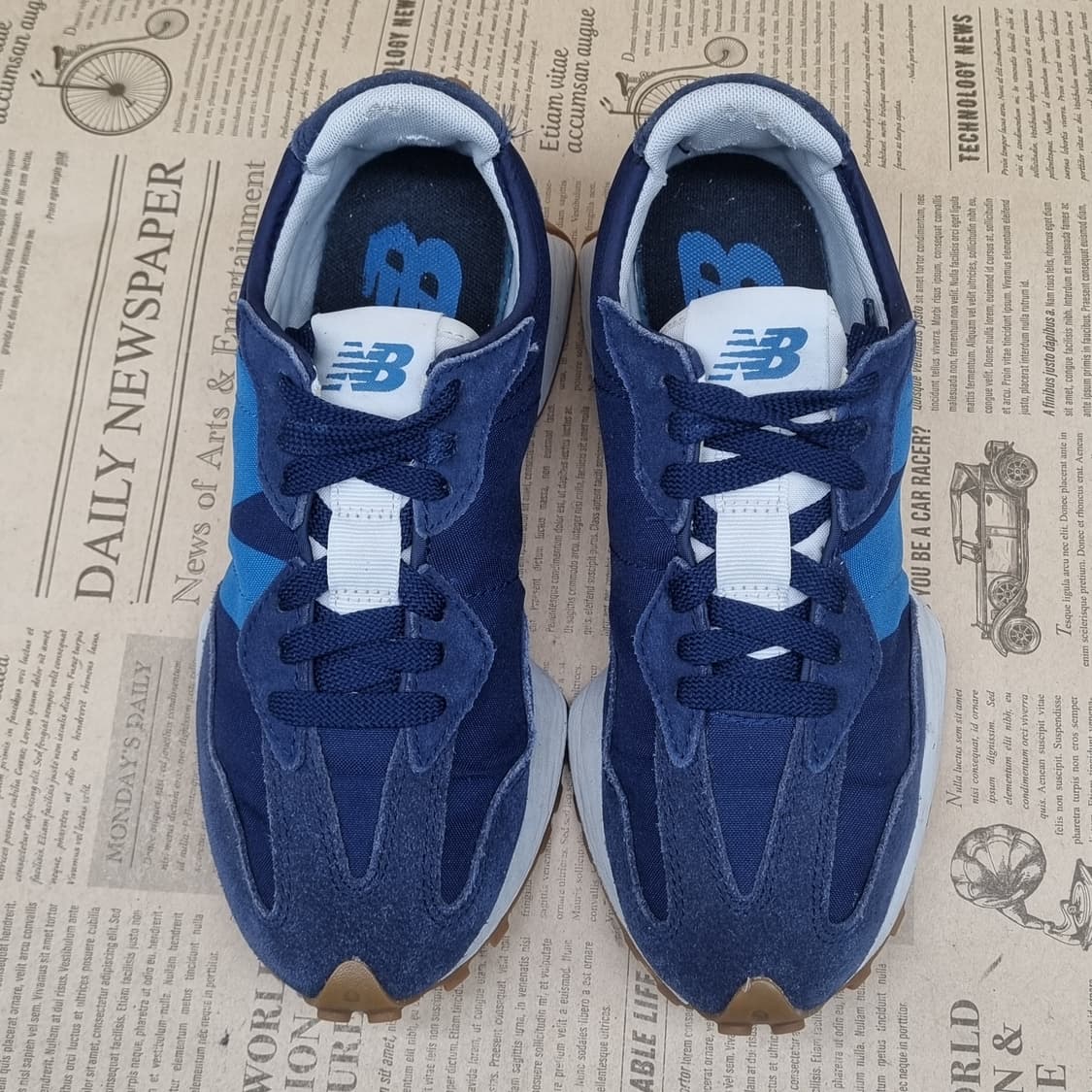 뉴발란스 327 라군 여성운동화230 상품이미지2