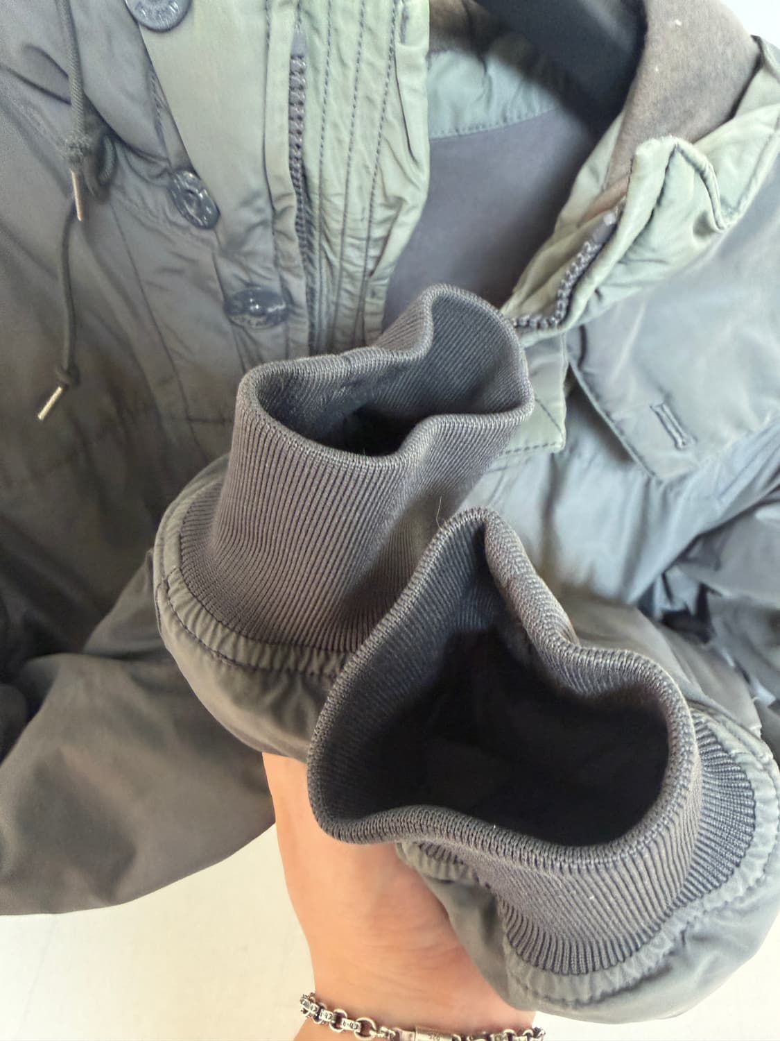 [백화점판, L] 스톤아일랜드 마이크로 랩 다운패딩 카키 그레이 상품이미지5