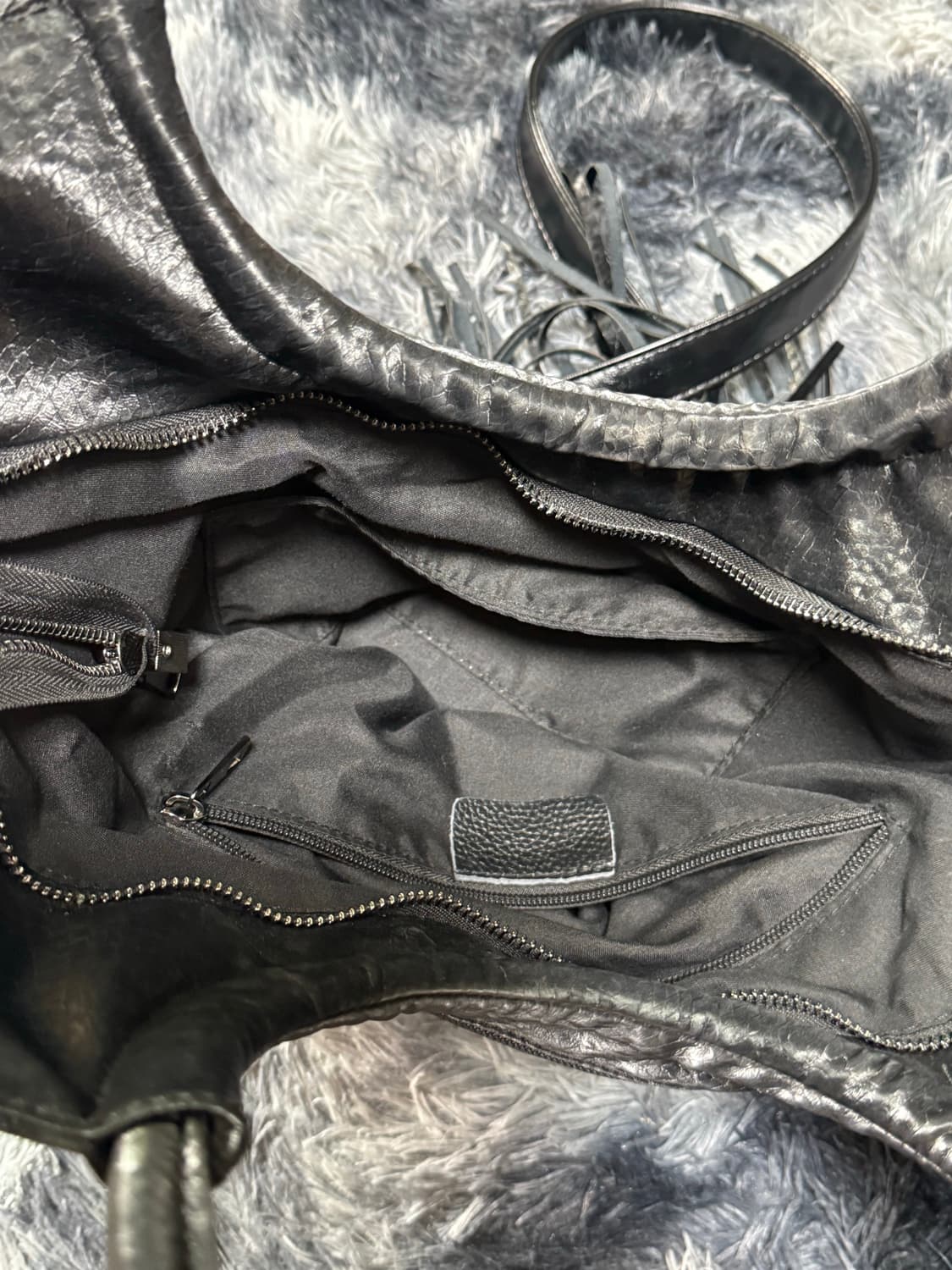 Punk Triangle Fringe Bag 상품이미지3