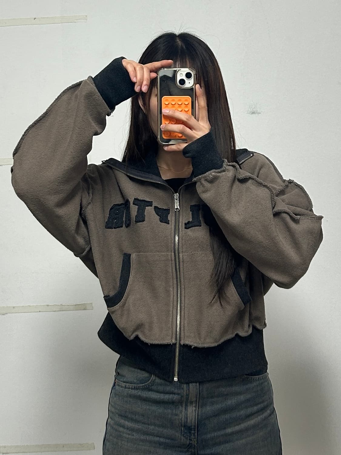 스컬프터 리버스 크롭 하이넥 집업 상품이미지1