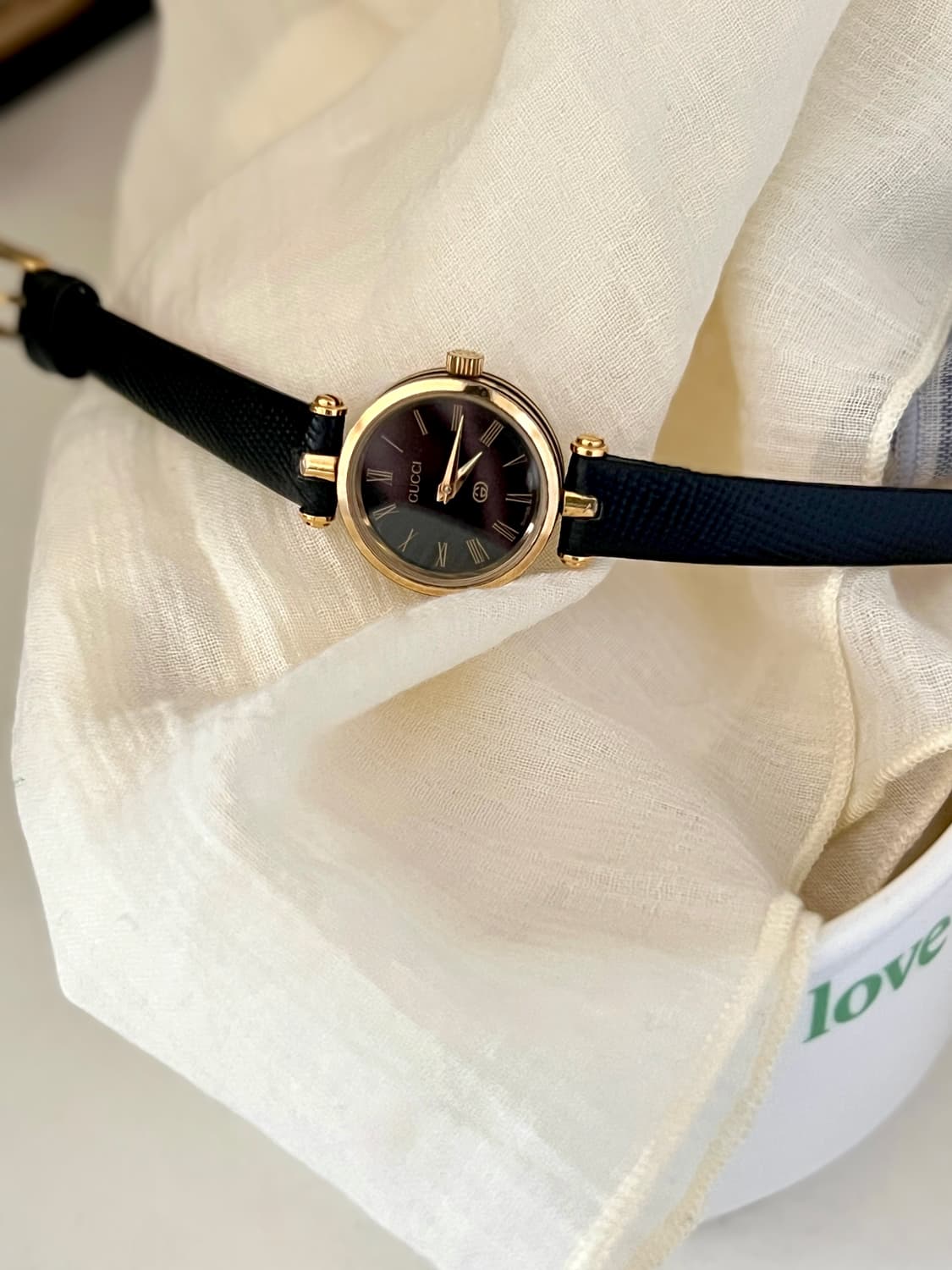 구찌 쉐리 블랙 다이얼 여성 시계   상품이미지4