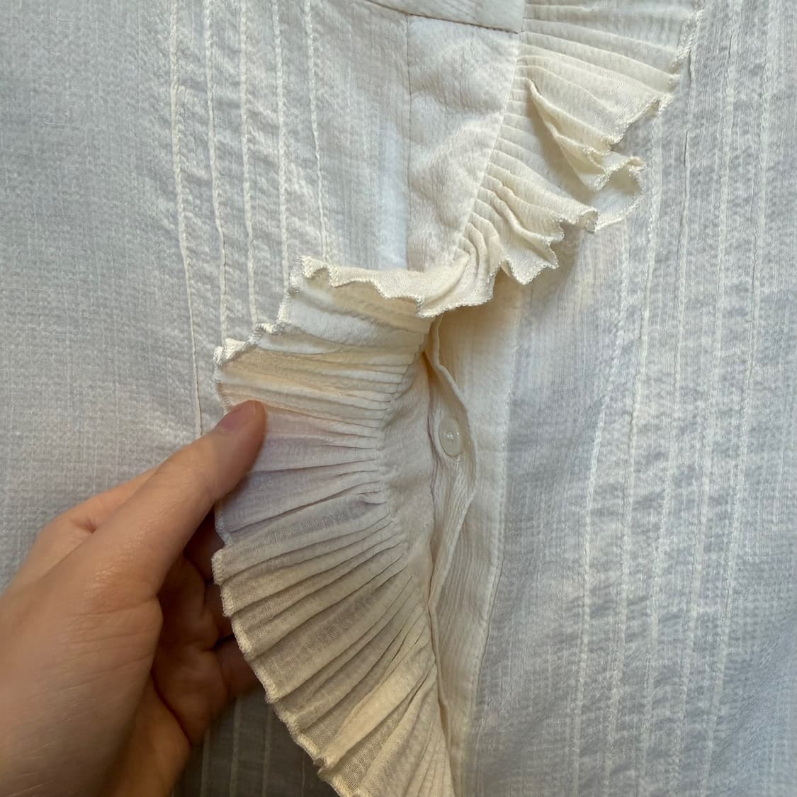 빈티지 블라우스 밴드 카라 셔링 라인 디테일 레귤러핏 아이보리 상품이미지5