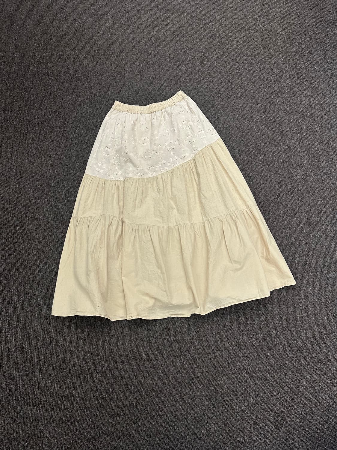 OS)Japanese vintage 옐로우 베이지 펀칭 롱 스커트 상품이미지3