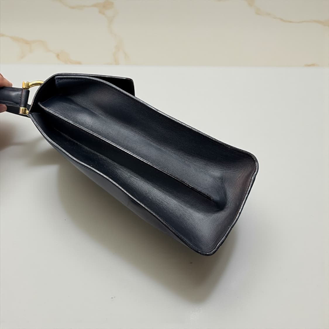 셀린느 플랩 레더 캘리 토트백 상품이미지5