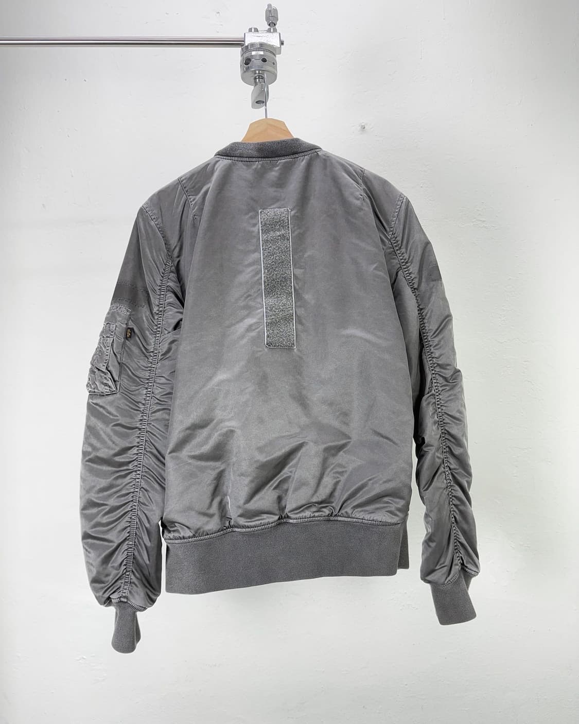 알파 인더스트리 건메탈 플라이트 블러드 칫 ma-1 자켓 상품이미지6