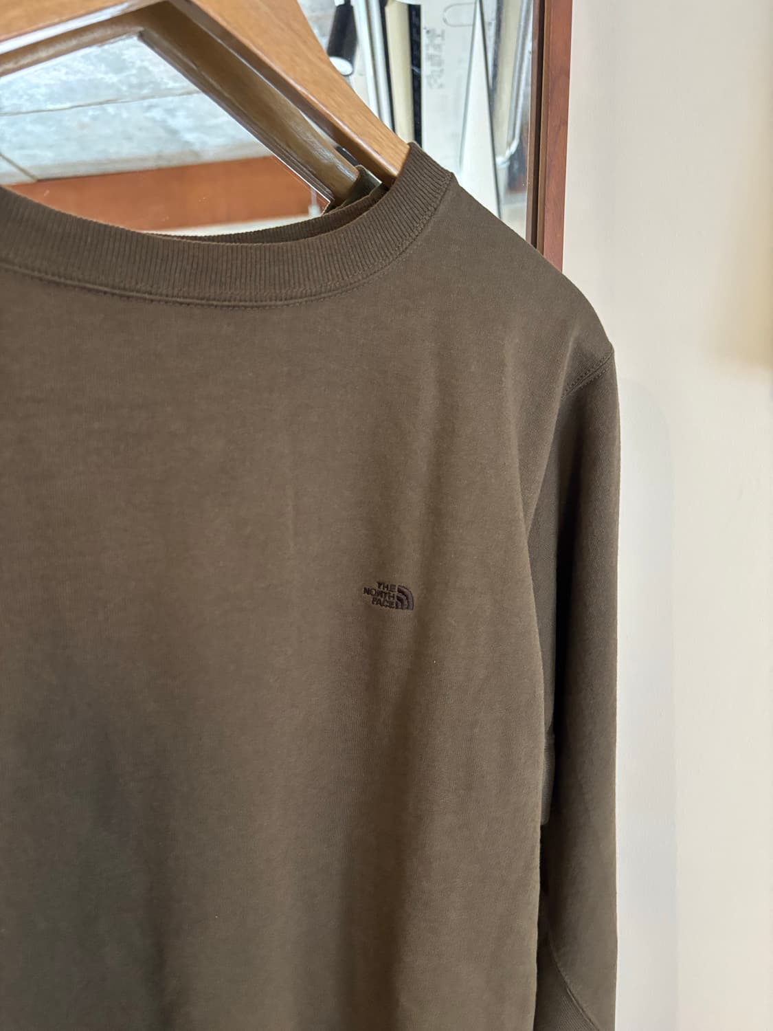 노스페이스퍼플라벨 맨투맨 티셔츠 상품이미지3