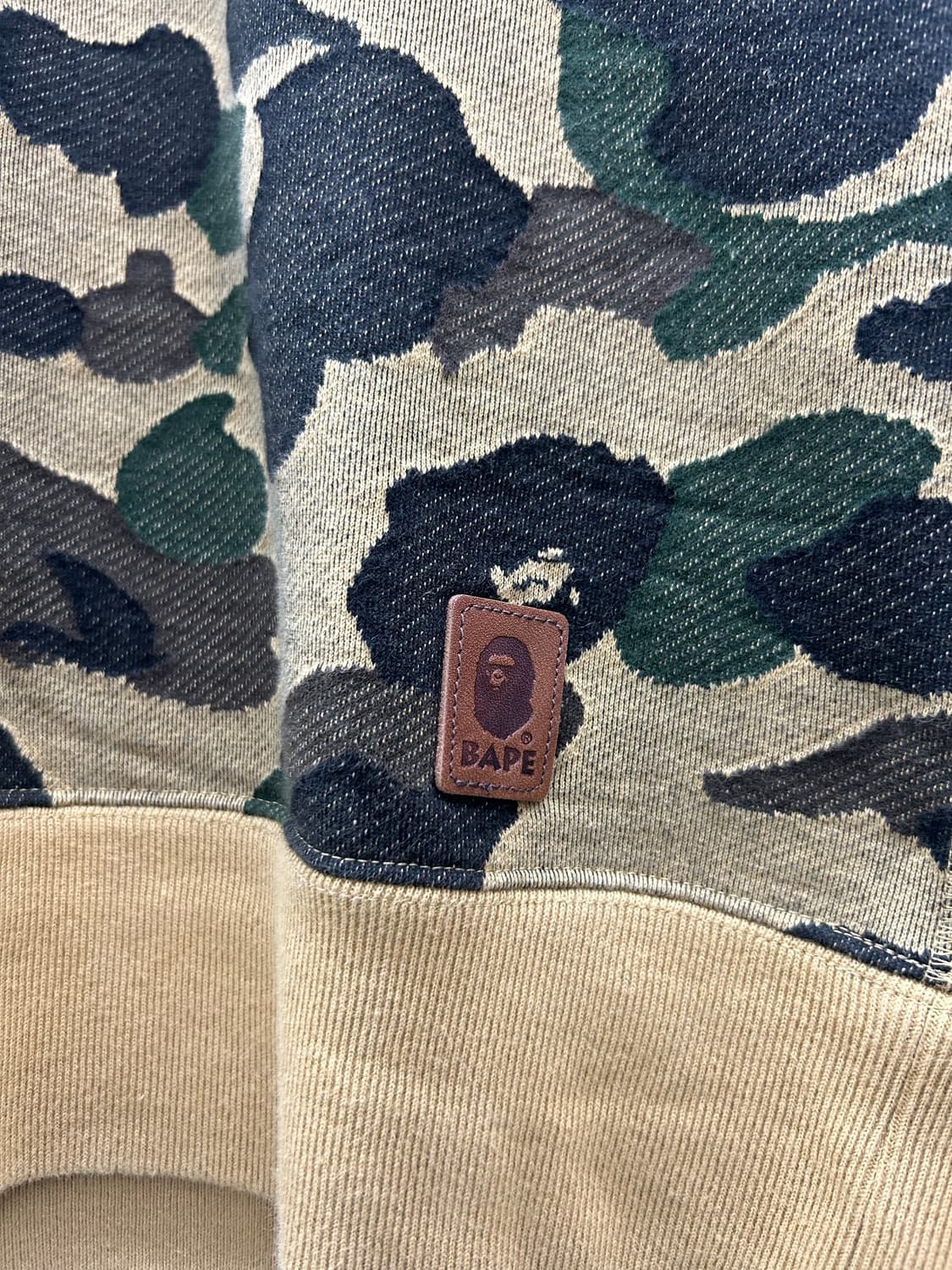 A BATHING APE 베이프 녹계 밀리터리 맨투맨 상품이미지3
