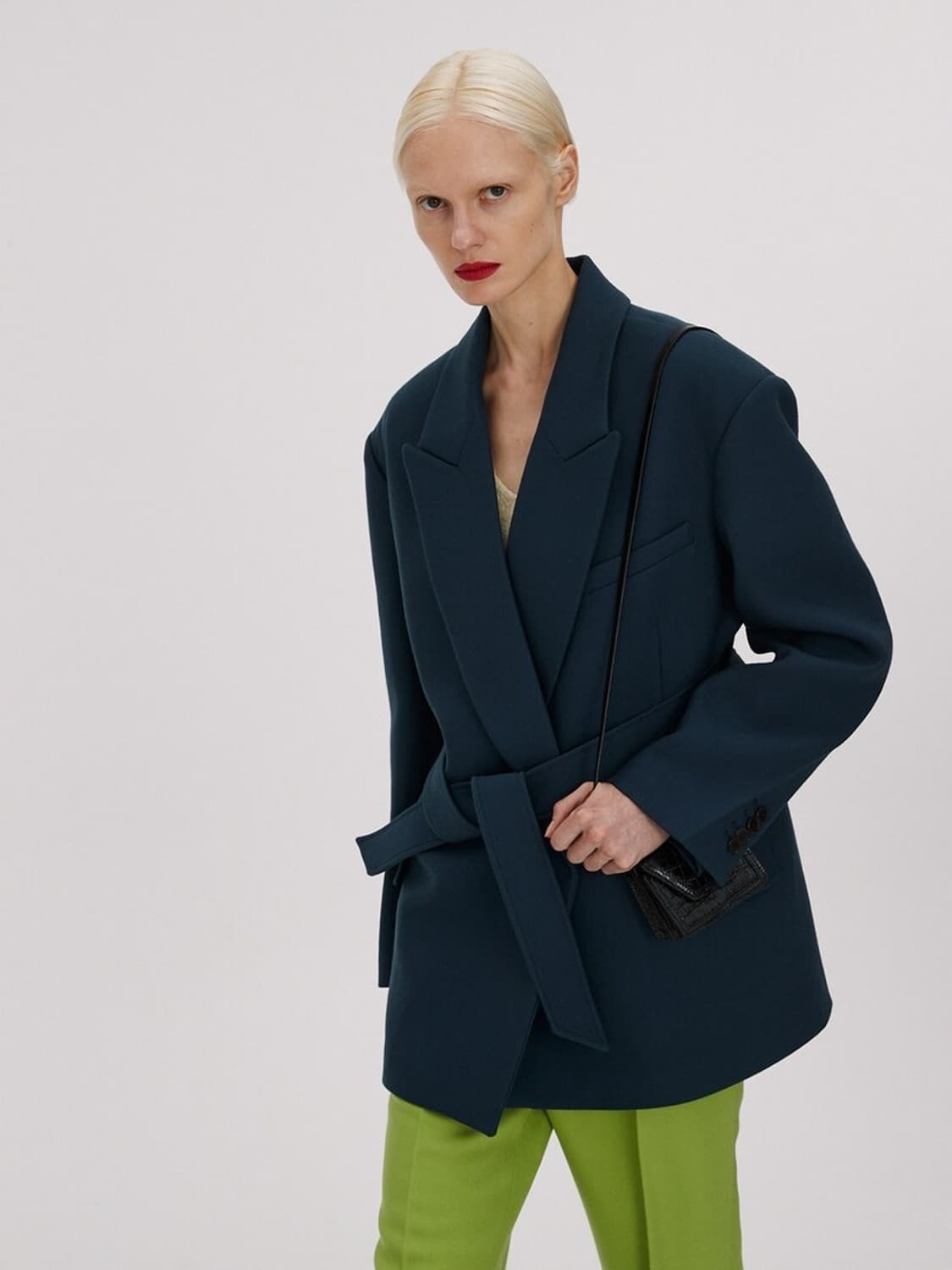 OVERSIZED HOURGLASS BELTED JACKET  상품이미지2