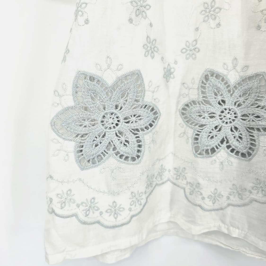 일본 빈티지 화이트 플라워 자수 반팔 블라우스 상품이미지2