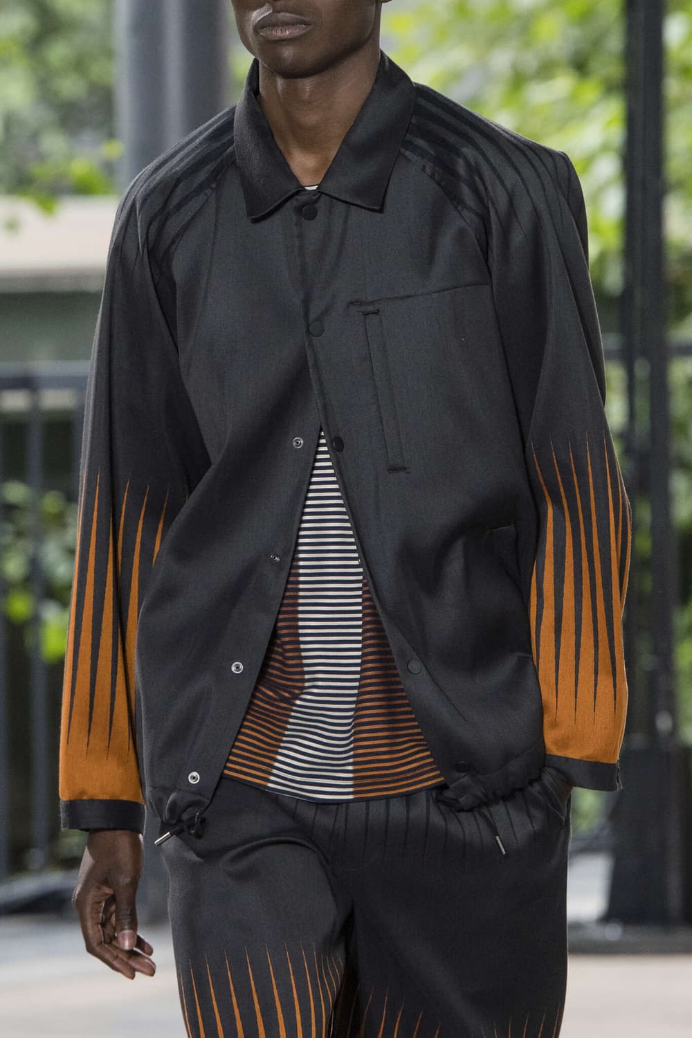 Issey Miyake 16-17AW 선버스트 슬리브 코치 자켓 상품이미지1