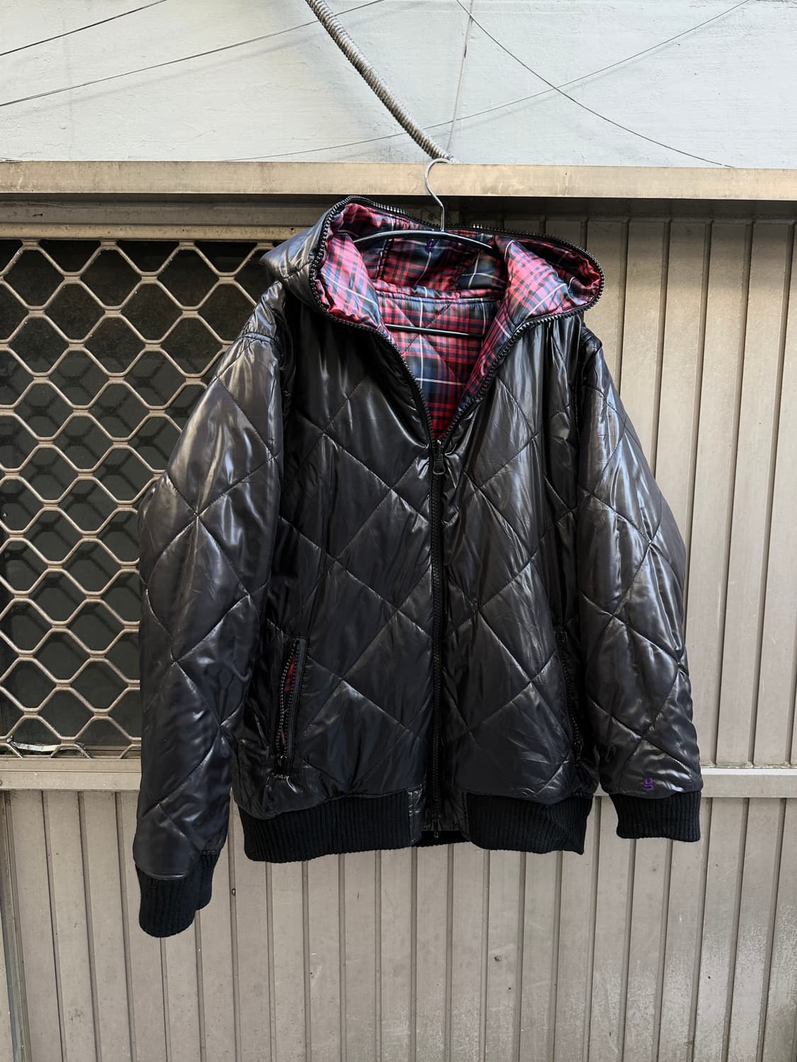 Reversible quilted black puffer full zip 상품이미지1