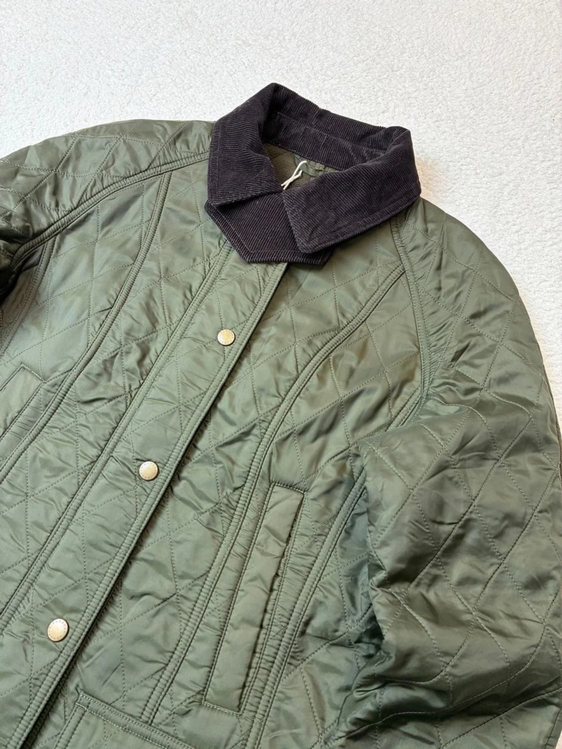 바버 23FW 비드넬 폴라 퀼트 재킷 PN6284 상품이미지2