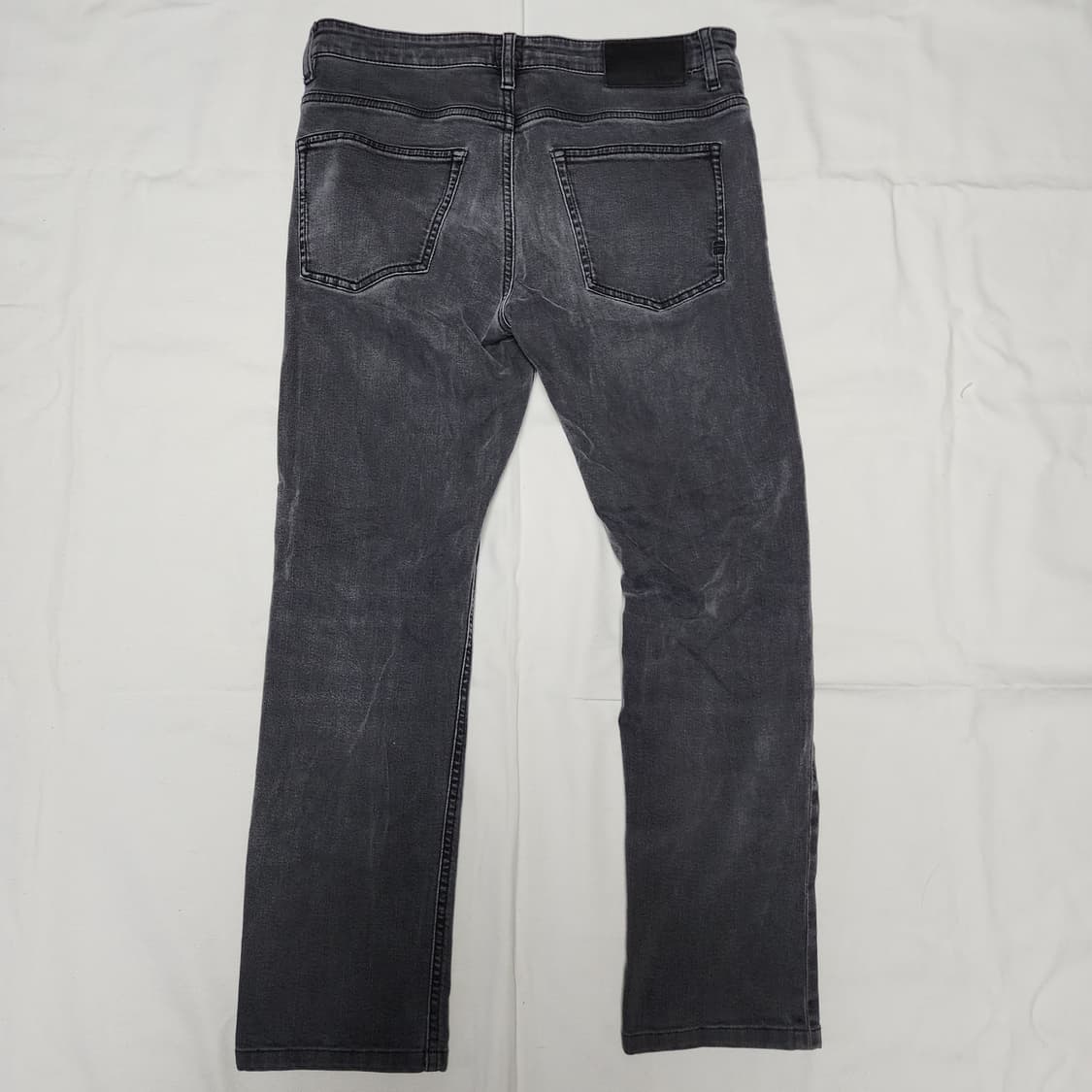 휴고보스 흑청 데님 워싱 팬츠 상품이미지3