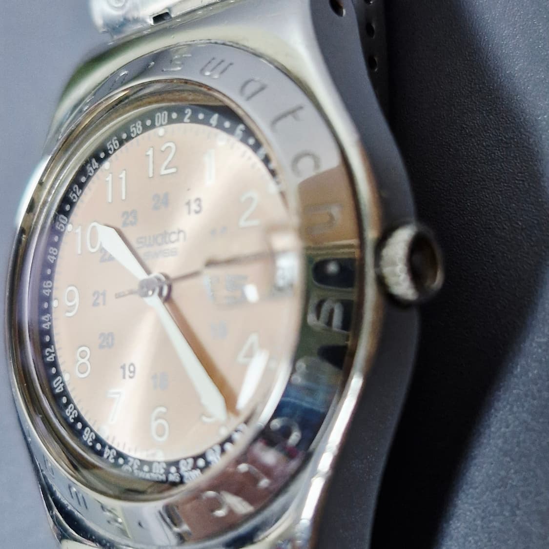 01) 스와치 아이러니 해피조 핑크시계 상품이미지3