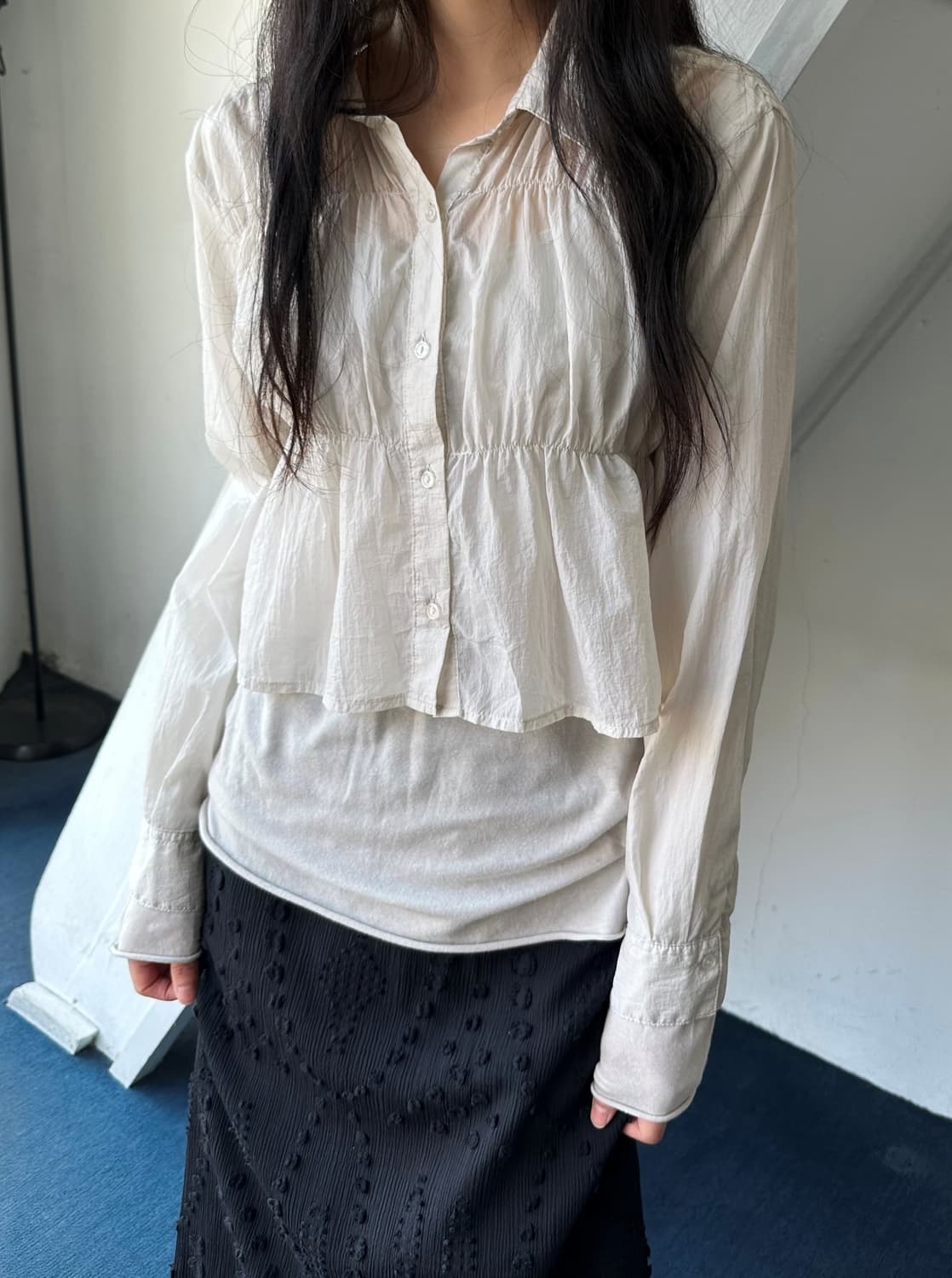 　 Sheer fabric design shirred blouse shi 상품이미지9