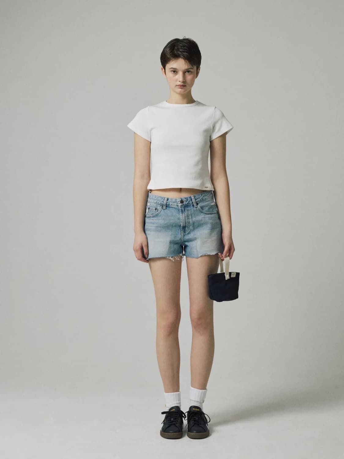 글로니 G BABY TEE 화이트 티셔츠 상품이미지2