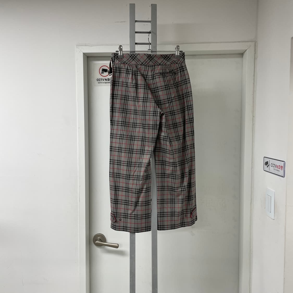 버버리 노바 그레이 팬츠 6(W) 상품이미지5