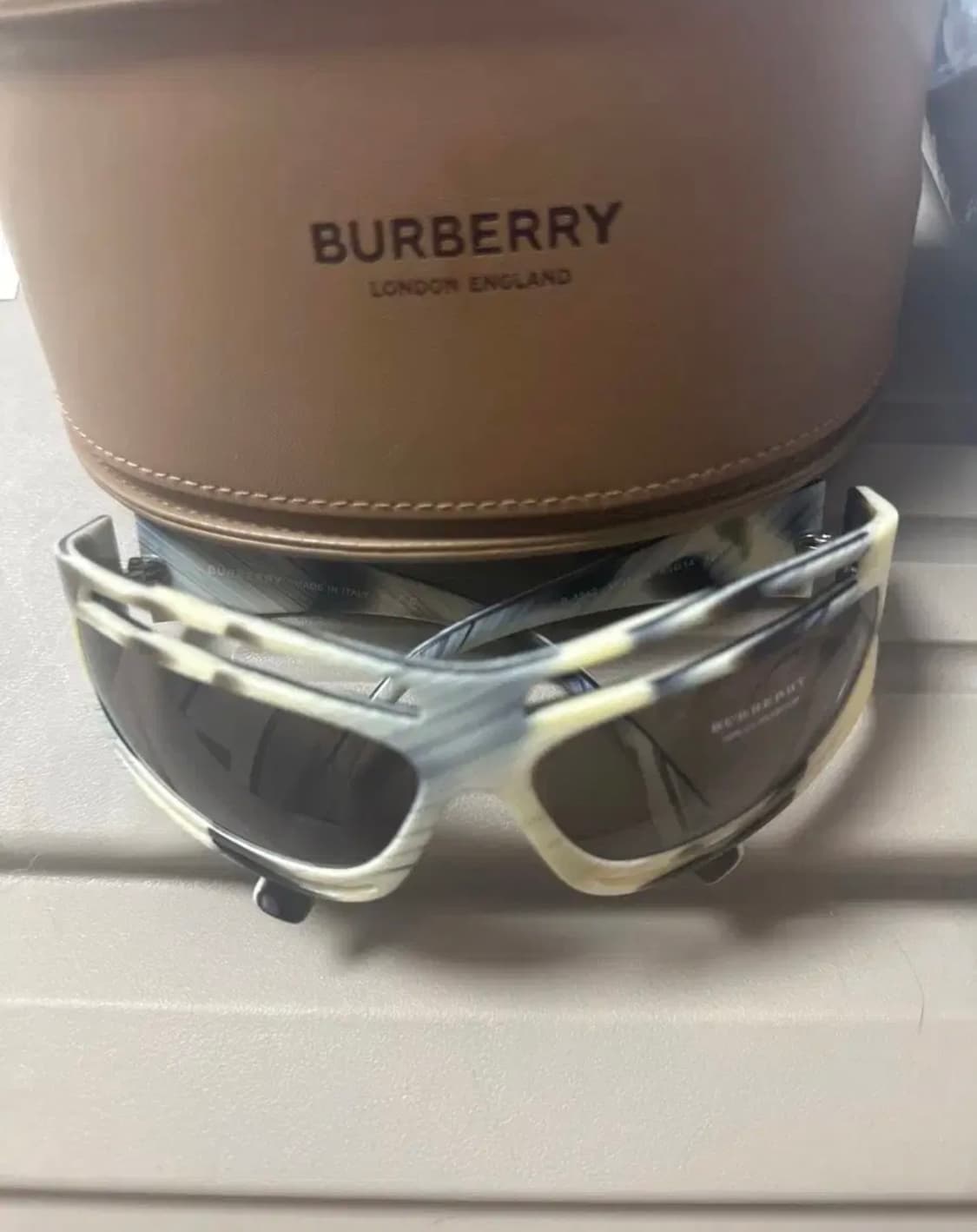 버버리 선글리스 상품이미지1