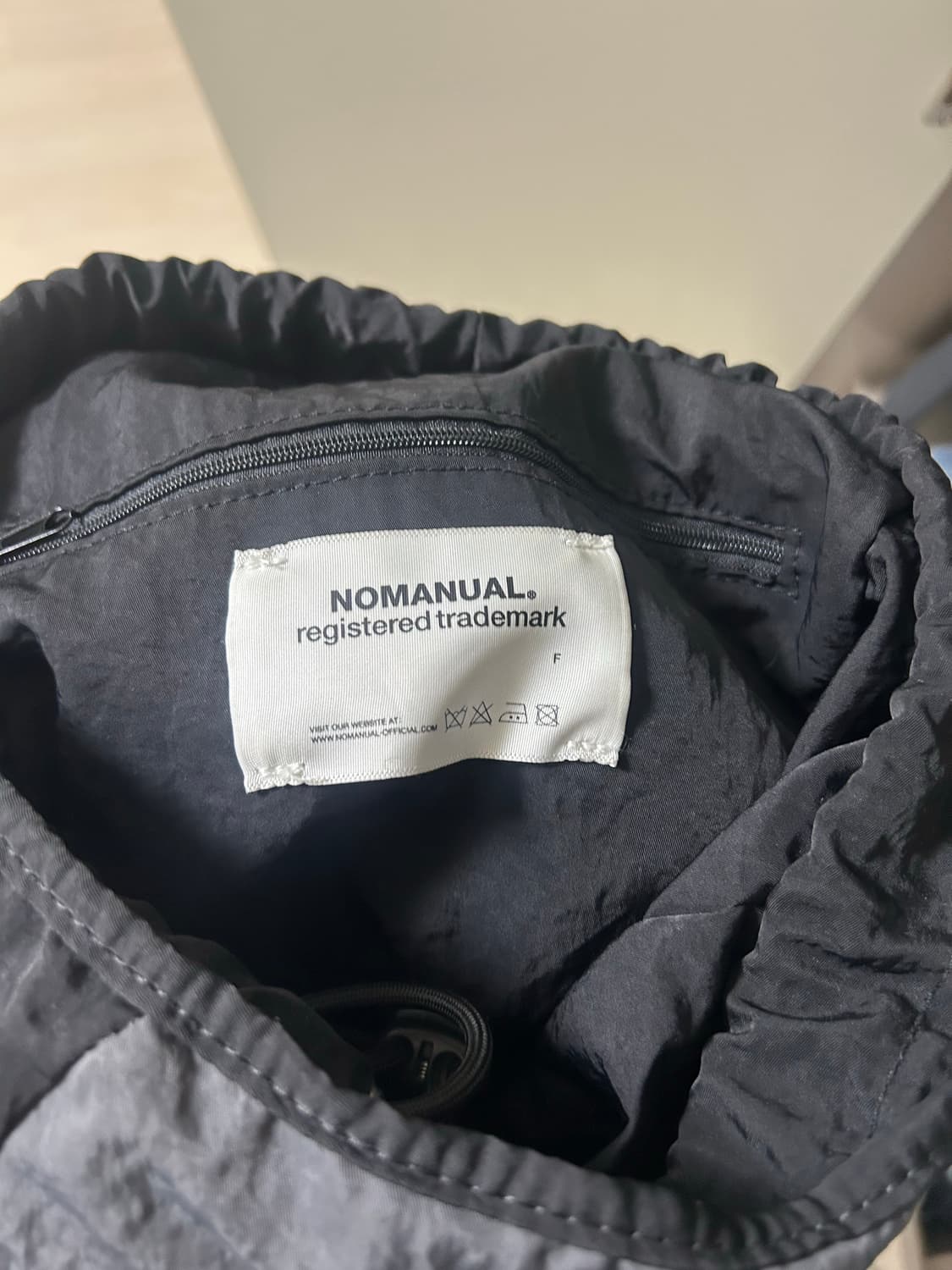 노매뉴얼 가방 C.B STRING BAG - CHARCOAL 상품이미지4